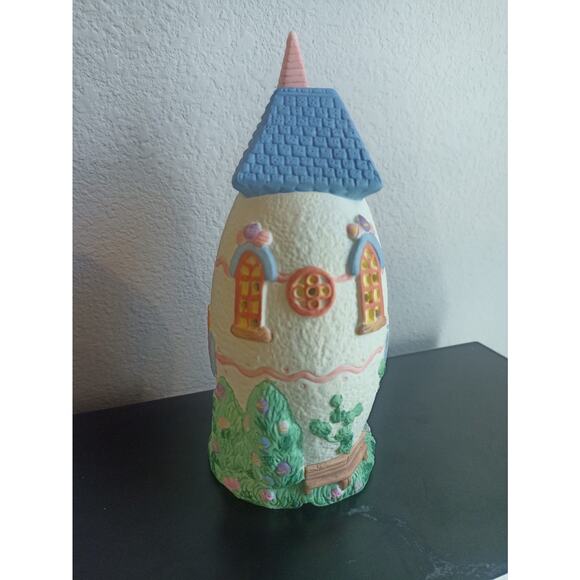 Other - VINTAGE 1995 DELUXE 8 The Egg Church Porcelain House